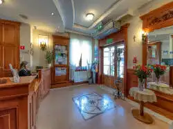Otel resepsiyonu – içeriden giriş