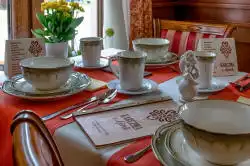 Menülü bir set masa